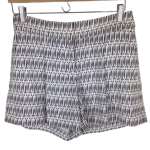 Ann Taylor Pants - Ann Taylor High Waisted Geometric Pattern Shorts Size 0 NEW